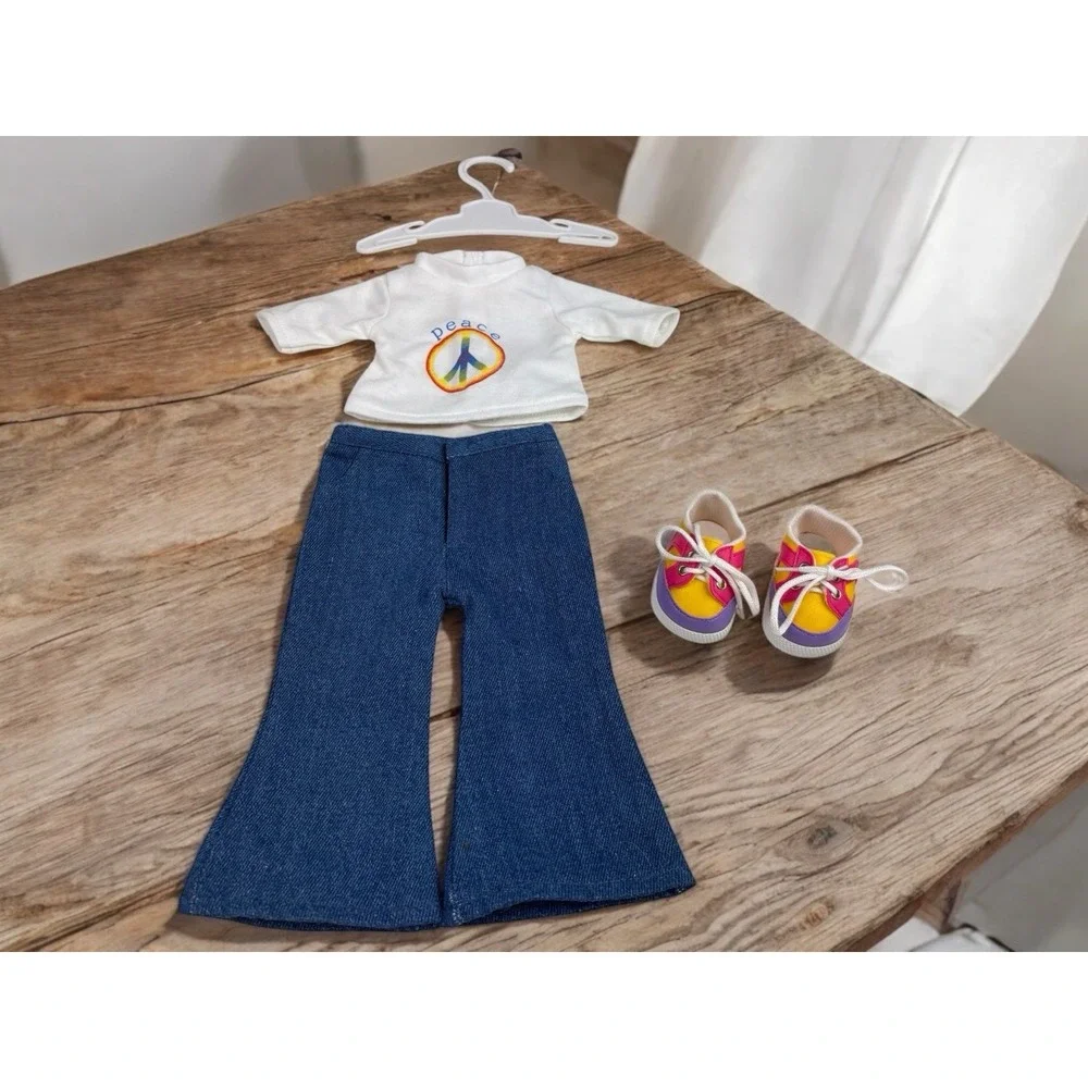 The Unbranded Brand peace outfit